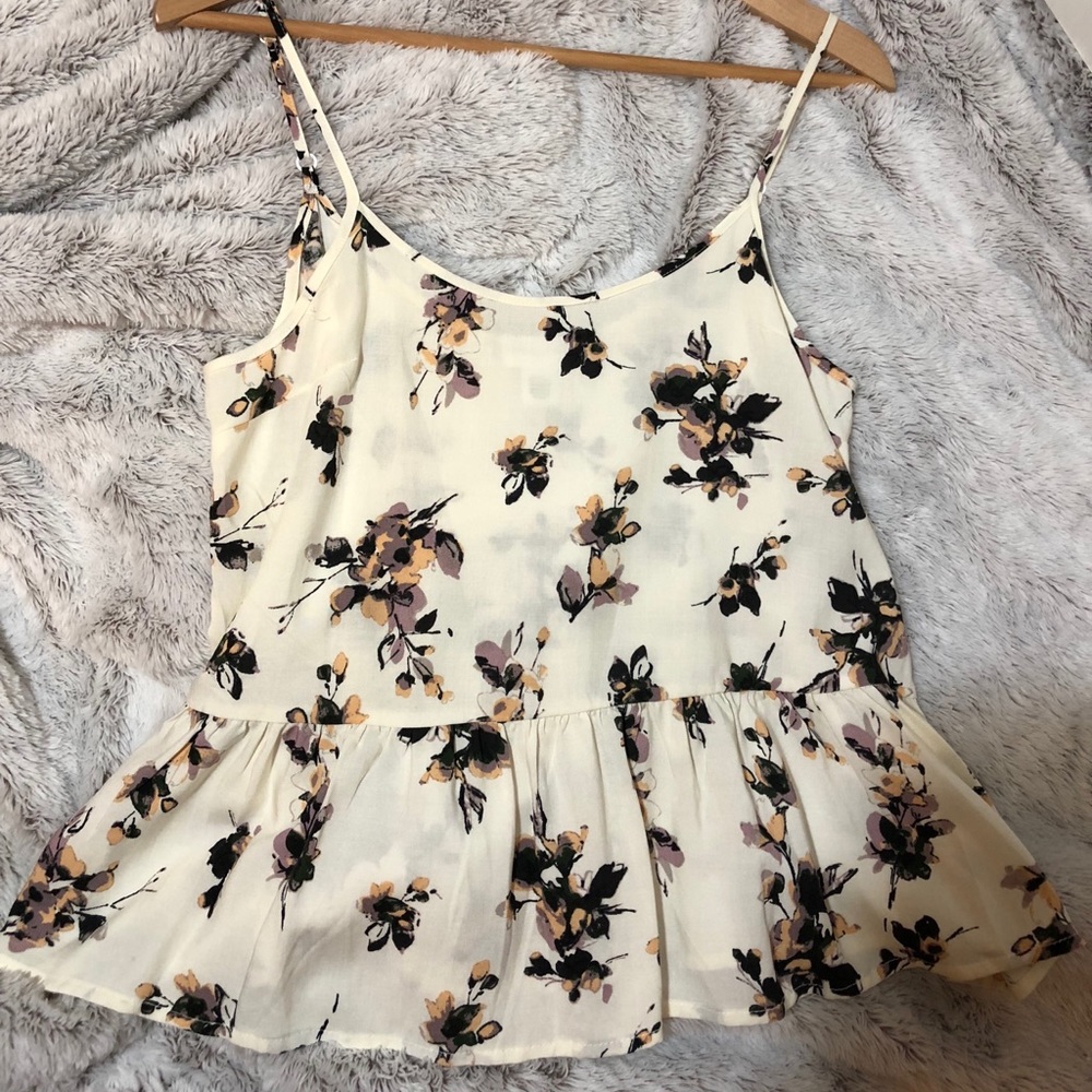 Like new Full Tilt Floral strappy tank